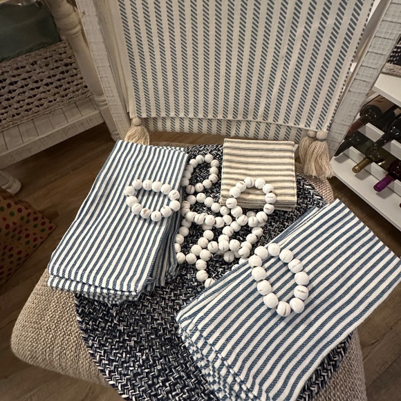 Spring table wear - Picture 2 of 6